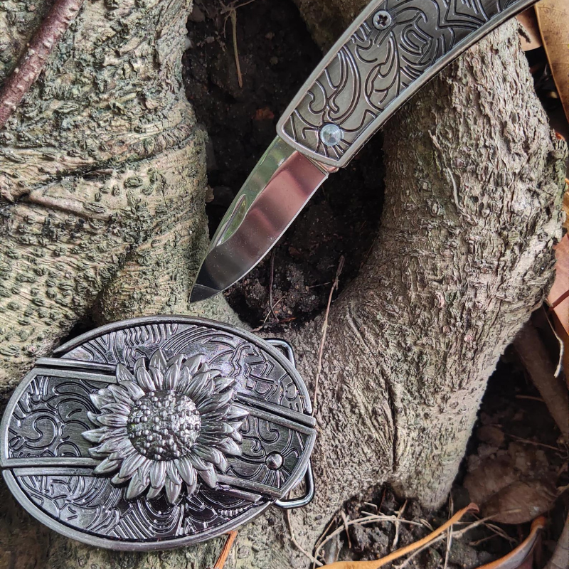 Cozium™ Belt Buckle With Knife (Belt Not Included)